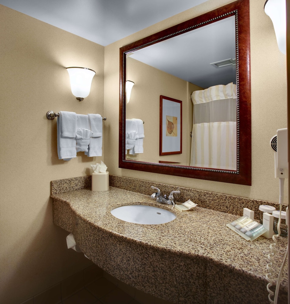 Hilton Garden Inn Akron Canton Airport - photo 17