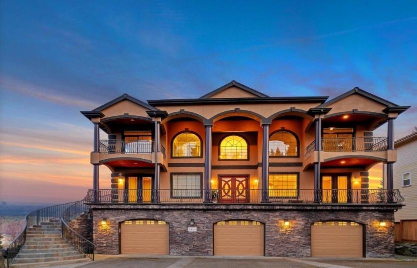 Villa Luna — 4-Star Luxury Hotel in Gig Harbor, United States