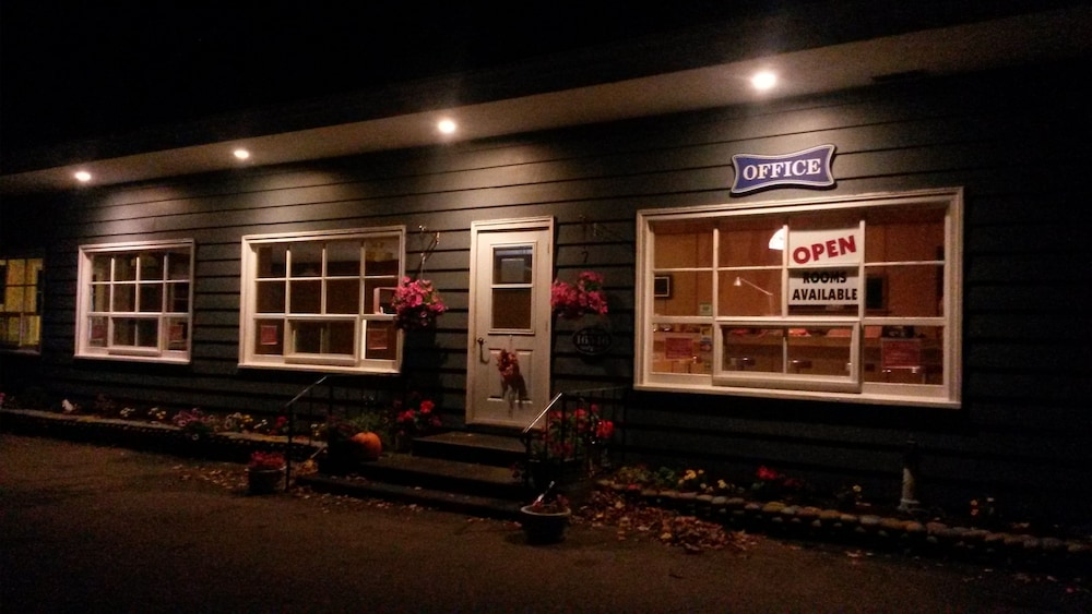 Cornerstone Motel — La Prairie — photo 3