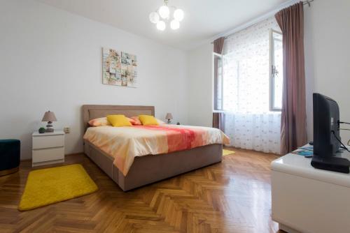 Fifi Apartment w. Parking in Old Town — 4-Star Luxury Hotel in Zadar, Croatia