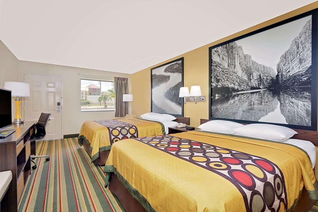 Super 8 by Wyndham Byron South Macon - photo 5