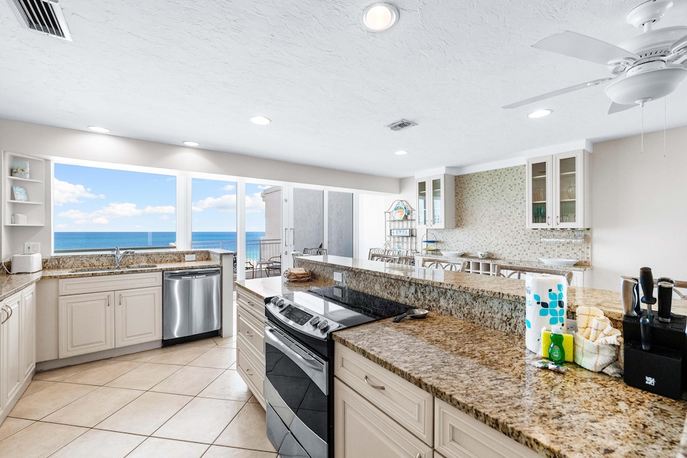 Jamaica Royale Beachfront Tower by Beachside Management - photo 8