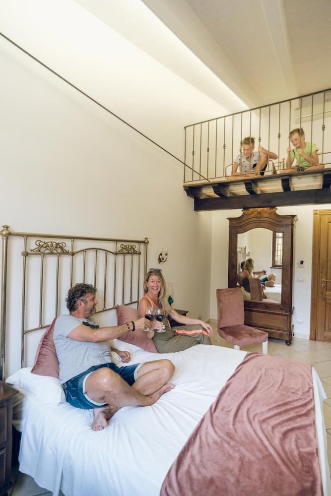 Leano Agriresort Superior Quadruple Room With Mezzanine — Piazza Armerina
