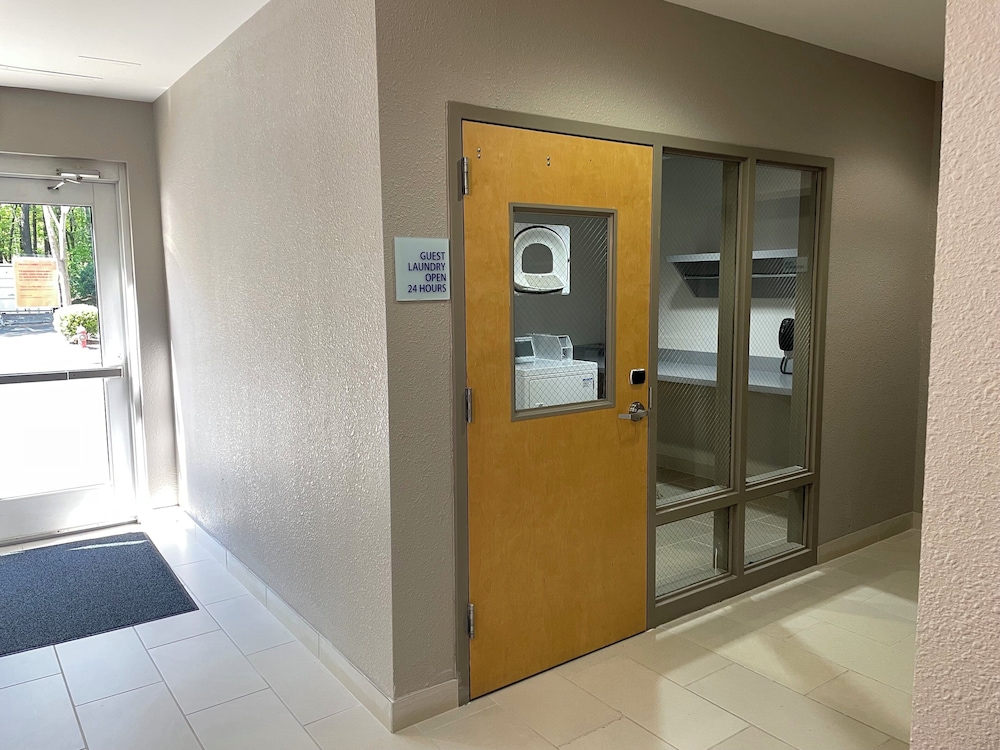 Holiday Inn Express Hotel & Suites Raleigh SW NC State by IHG - photo 74