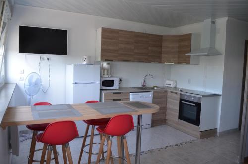 L'imprevue Standing Au Pied de Notre Dame — 4-Star Luxury Hotel in Boulogne-Sur-Mer, France