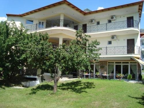 Enastron Hotel in Loutraki, Greece