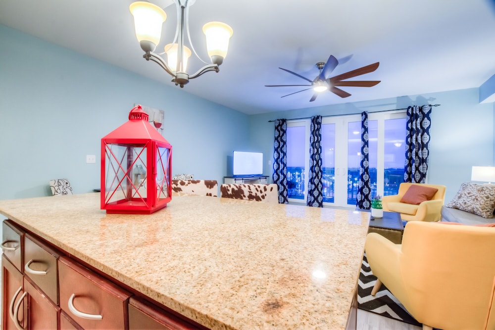 Laketown Wharf Resort by Aneliya's Rentals - photo 574