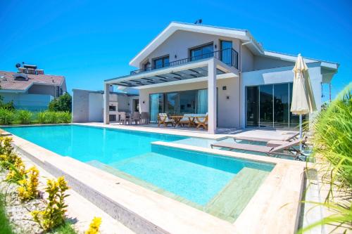 Plaja Yakın Lüks Villa — 4-Star Luxury Hotel in Fethiye, Turkey