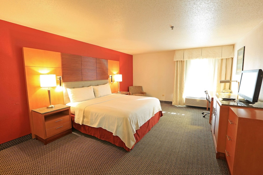 Days Inn by Wyndham Calumet Park - photo 11