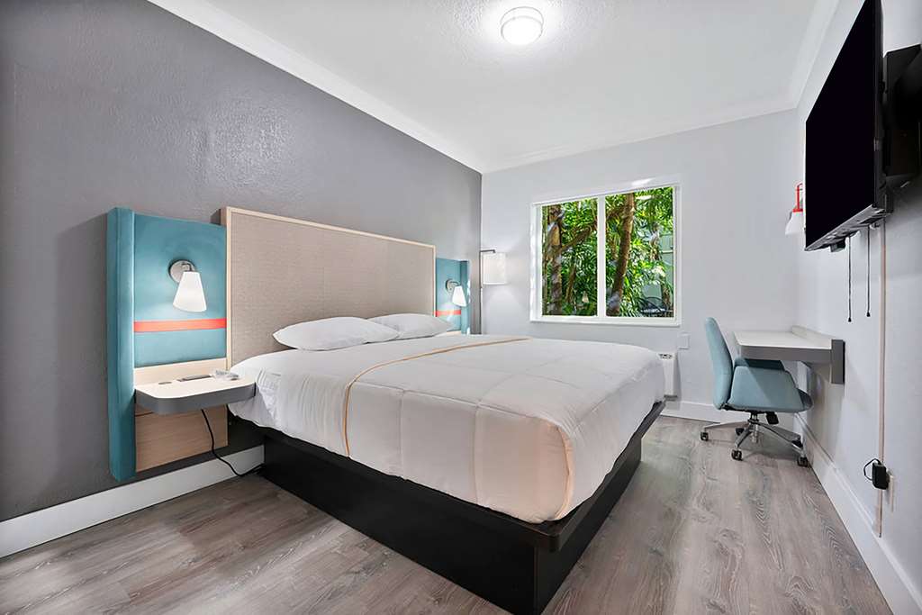 Atrium Hotel Trademark Collection by Wyndham - photo 3