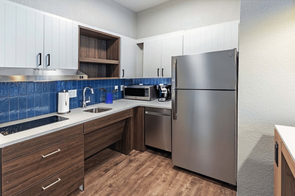 Staybridge Suites Waco South Woodway by IHG - photo 9