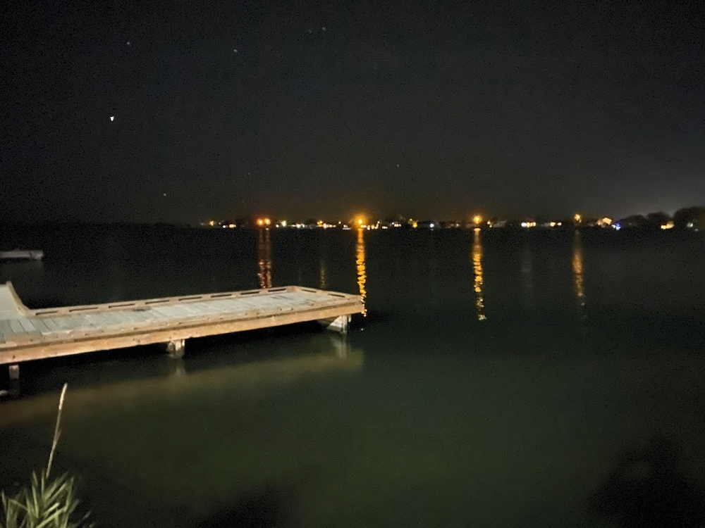Lakeshore Inn Water Front - photo 35