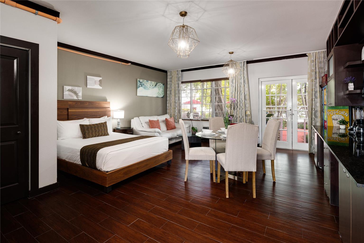 Tradewinds Apartment Hotel - photo 13