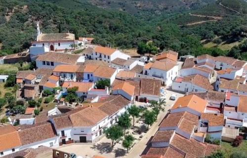 Casas de la Ermita Vtar Tana — hotel in Fuentes De Leon