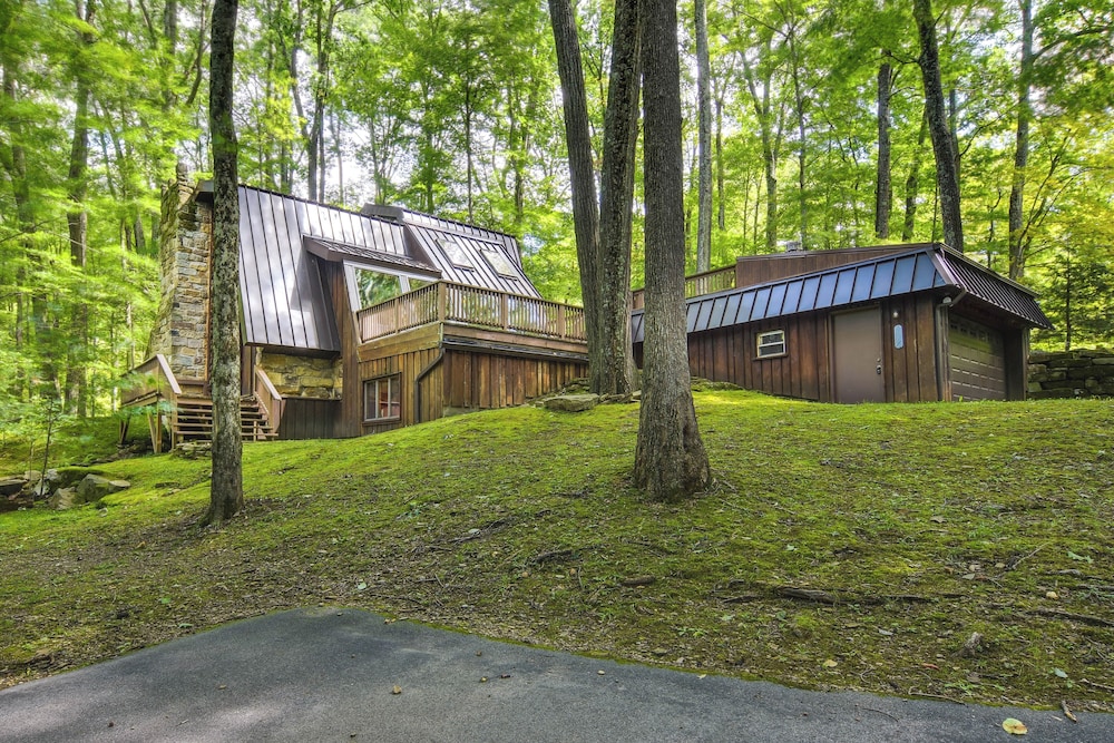 Resort Amenities Family Friendly Dubois Cabin — Dubois