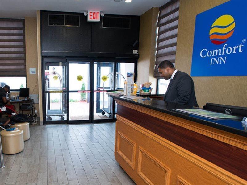 Red Lion Inn and Suites Brooklyn - photo 17