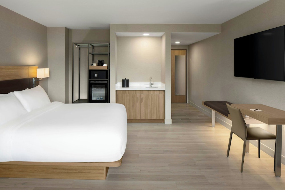 AC Hotel by Marriott Portland Lake Oswego - photo 11