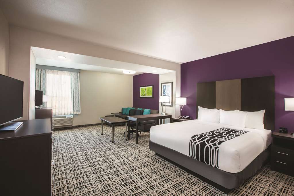 La Quinta Inn & Suites by Wyndham Lubbock South - photo 26