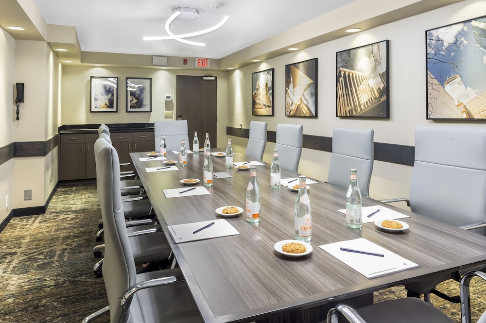 DoubleTree by Hilton Roseville Minneapolis - photo 41