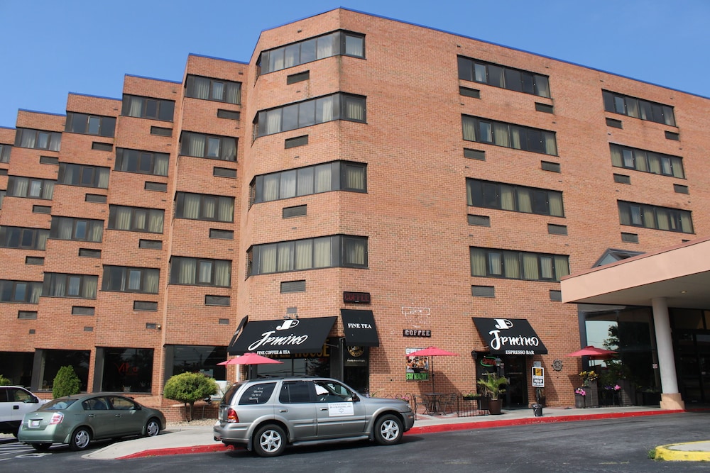 APM Inn and Suites - photo 14