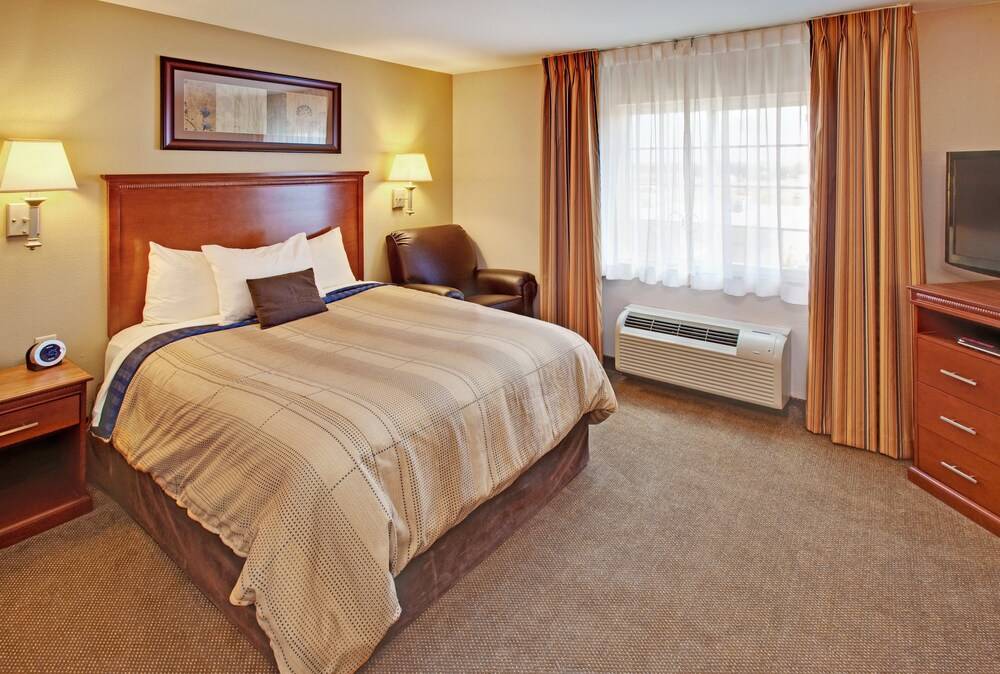 Candlewood Suites Williston by IHG - photo 18