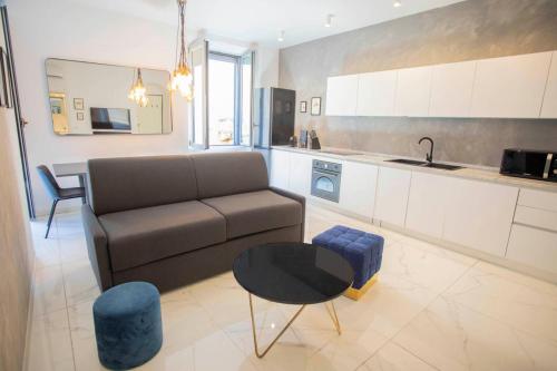 Porta Venezia Design Suite con Balcone 55mq — 4-Star Luxury Hotel in Milan, Italy
