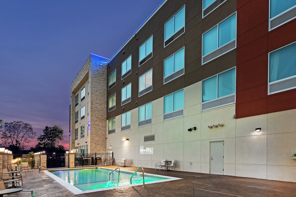 Holiday Inn Express & Suites Tulsa Northeast Owasso by IHG - photo 20