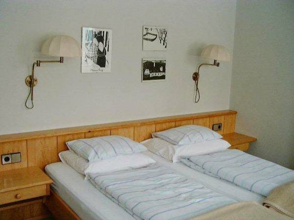 Appartements Oswald — 4-Star Luxury Hotel in Krumpendorf, Austria