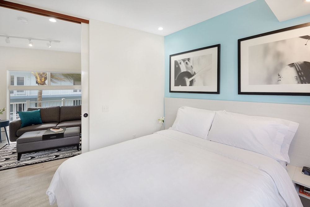 Ocean Treasure Beachside Suites - photo 24