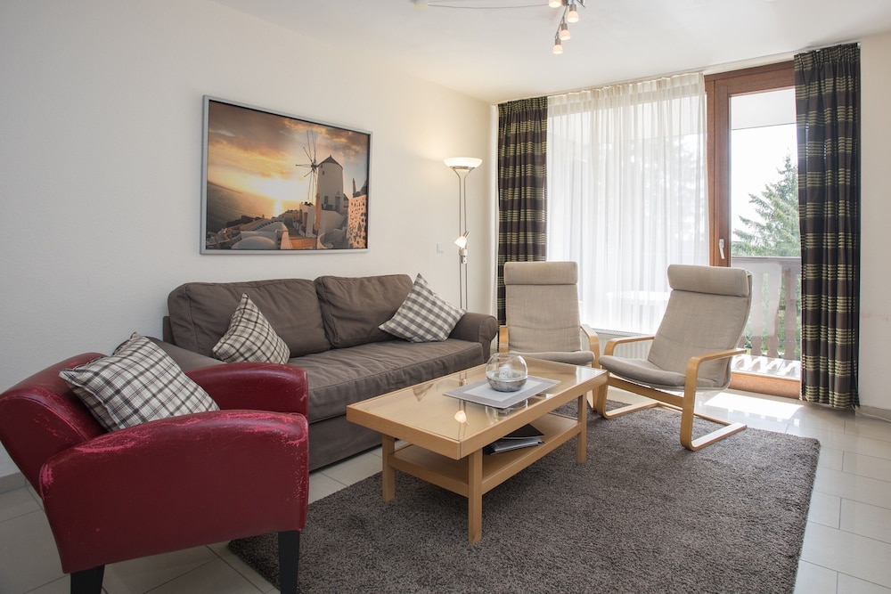 Welcome in Appartement met Balkon aan de ski piste en bikepark — 4-Star Luxury Hotel in Winterberg, Germany