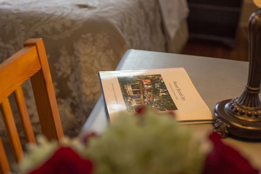 Sweet Biscuit Inn - photo 17