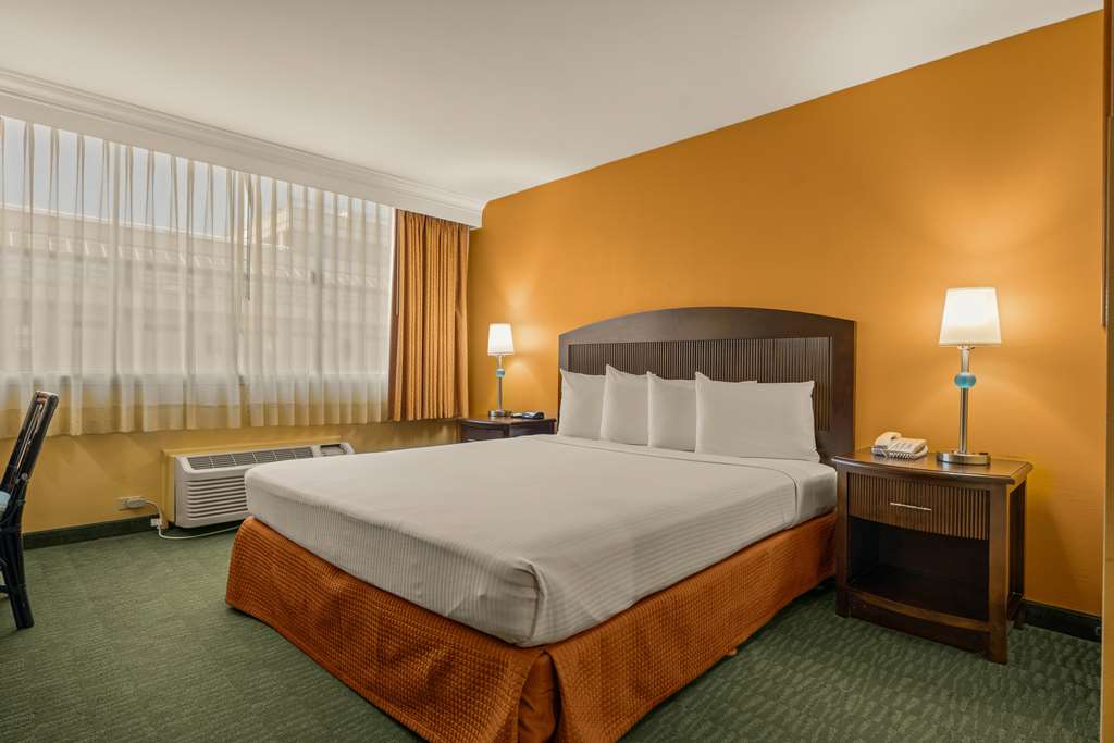 Airport Honolulu Hotel Trademark Collection by Wyndham - photo 40
