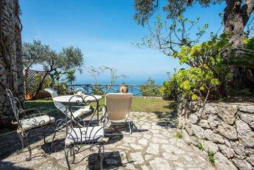 La Cisterna not only landscape — 4-Star Luxury Hotel in Anacapri, Italy