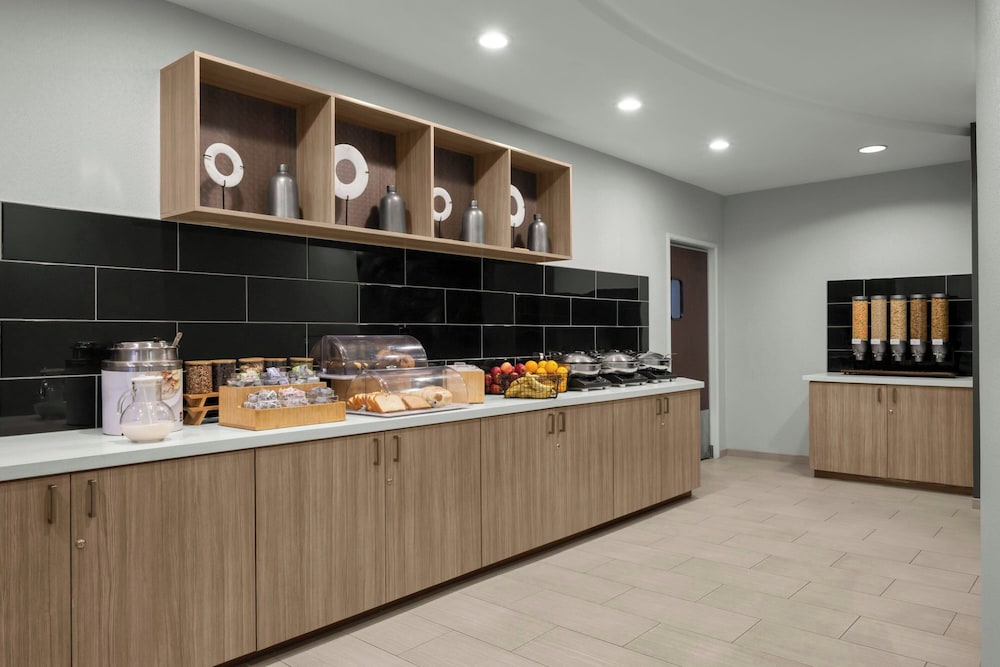 SpringHill Suites Lehi at Thanksgiving Point - photo 25