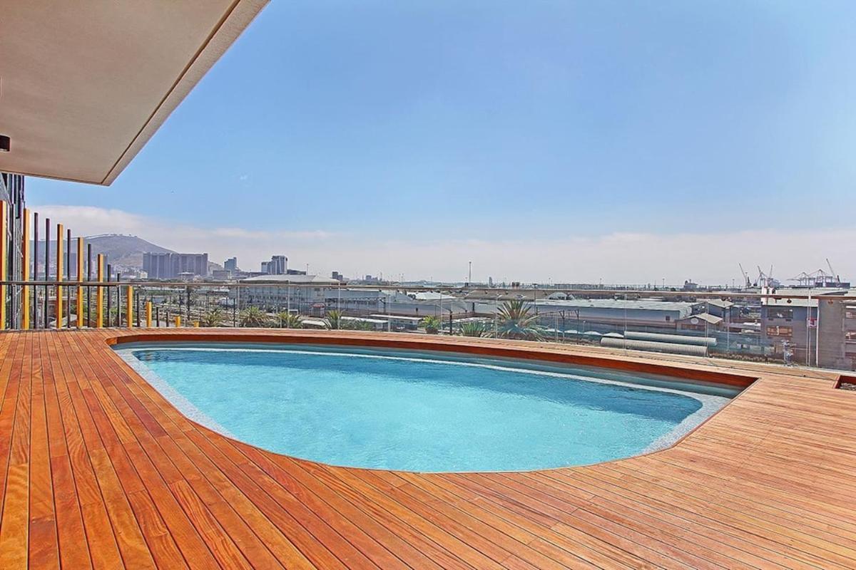 Urban Chic WEX1 Mountain views Pool entertainment