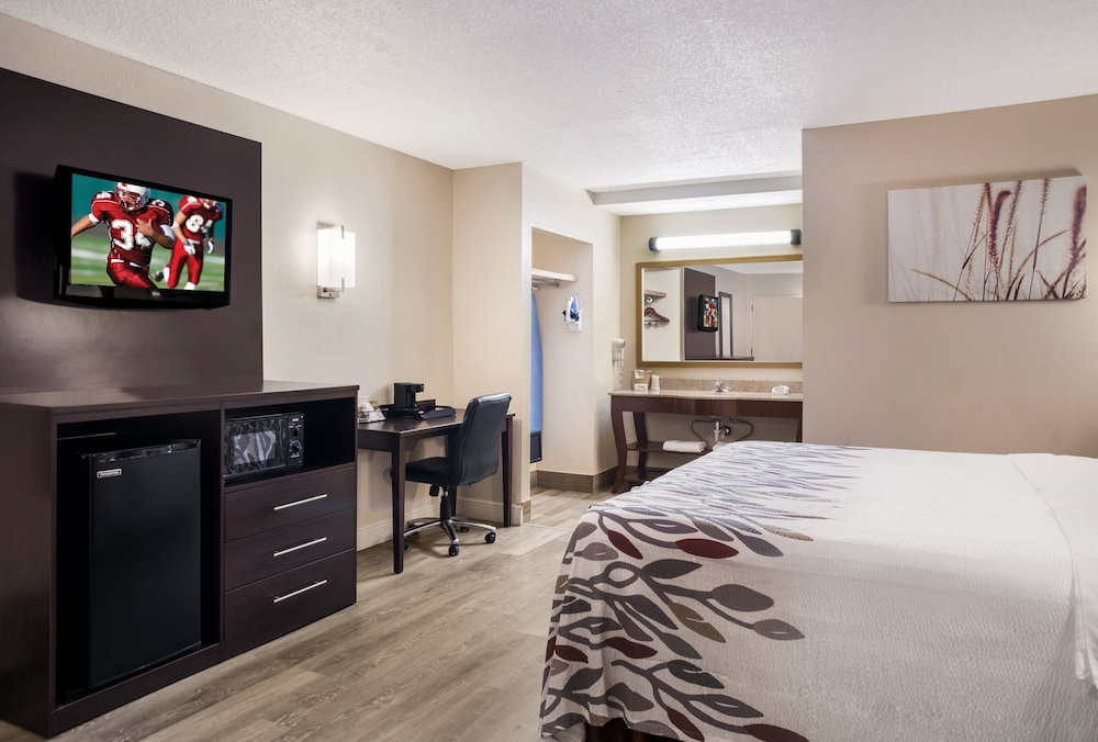 Red Roof Inn Tupelo - photo 12