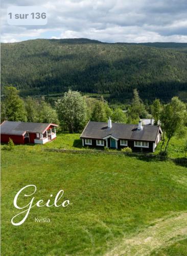 Authentic Norwegian ski chalet for 8 with fireplaces & modern comfort near Geilo ski slopes — 4-Star Luxury Hotel in Geilo, Norway