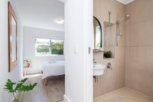 Modern & secure flatlet on shared property