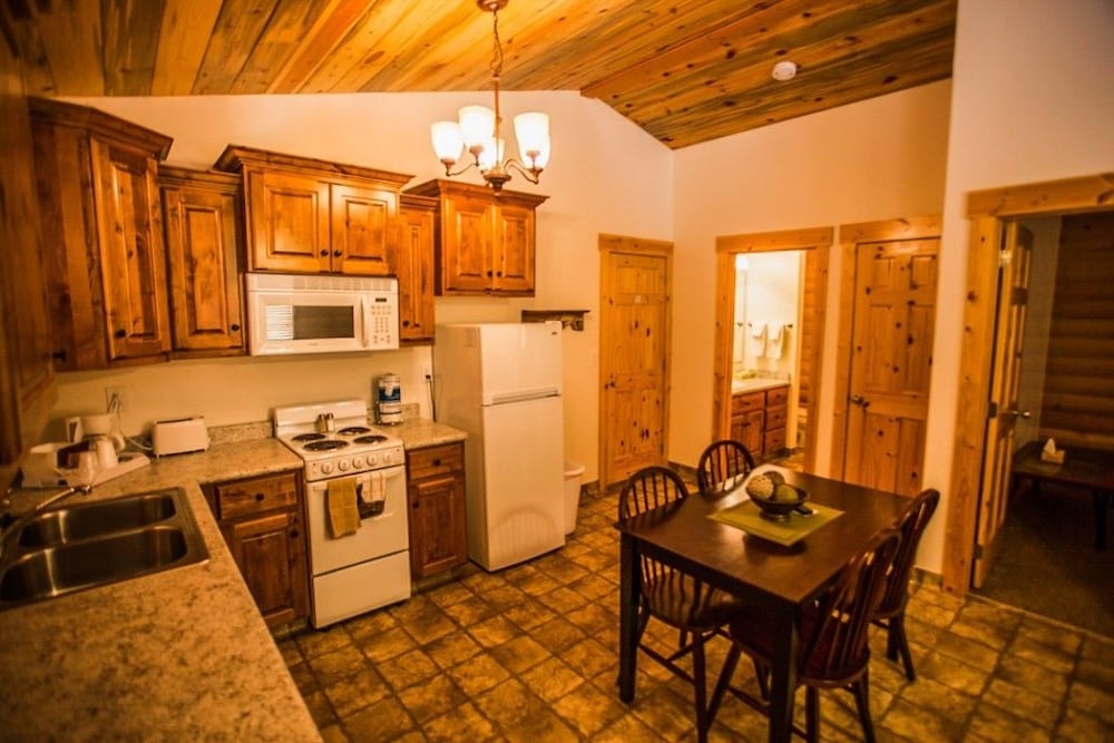 Bryce Country Cabins - photo 26