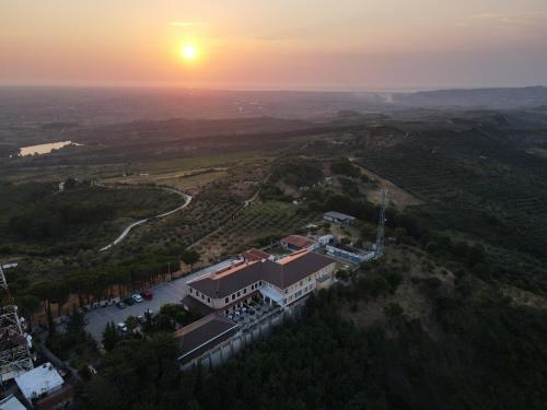 Ardenica Boutique Hotel — hotel in Lushnje
