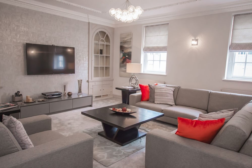 North Audley Street — 4-Star Luxury Hotel in London, United Kingdom