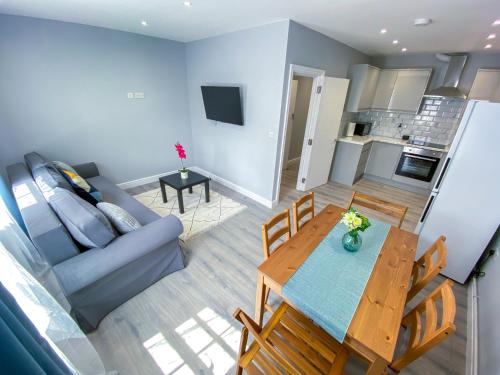 Stylish 1 Bedroom Flat 5 Guest London F1 — 4-Star Luxury Hotel in London, United Kingdom