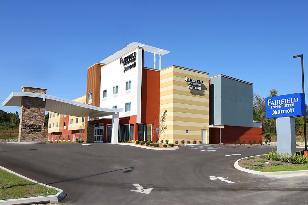 Fairfield Inn & Suites by Marriott London - photo 41
