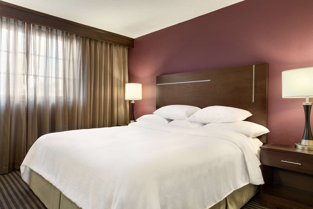 Embassy Suites Hotel Des Moines Downtown - photo 14