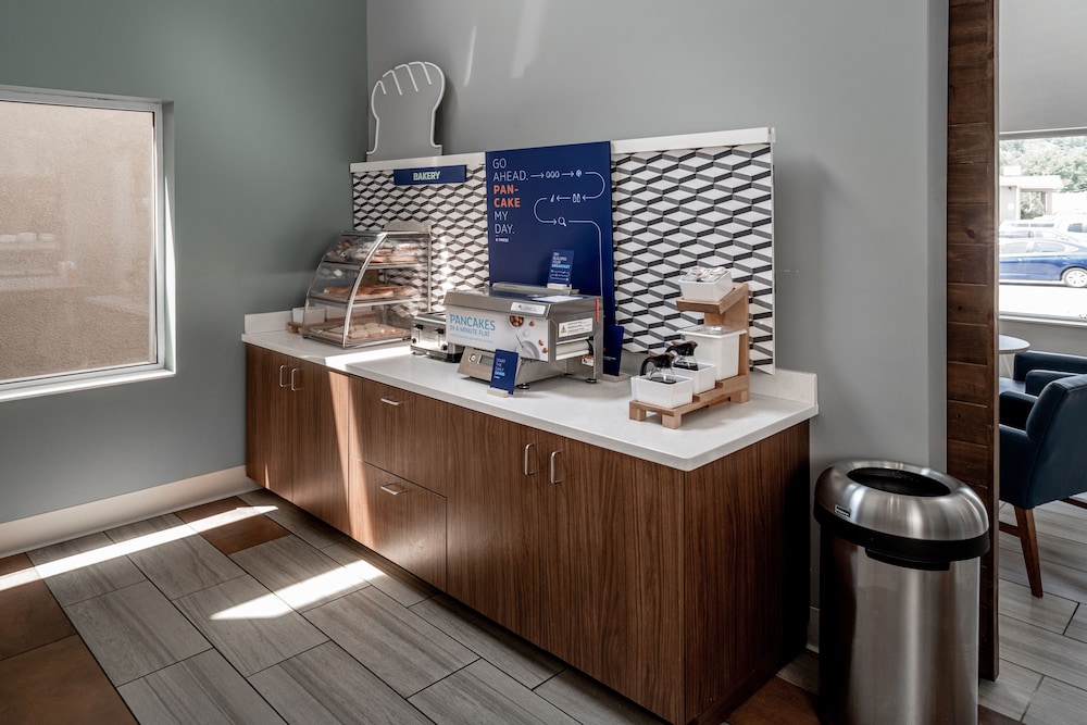 Holiday Inn Express Hotel & Suites Pikeville by IHG - photo 35