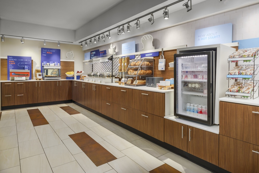 Holiday Inn Express Rochester NE Irondequoit by IHG - photo 46