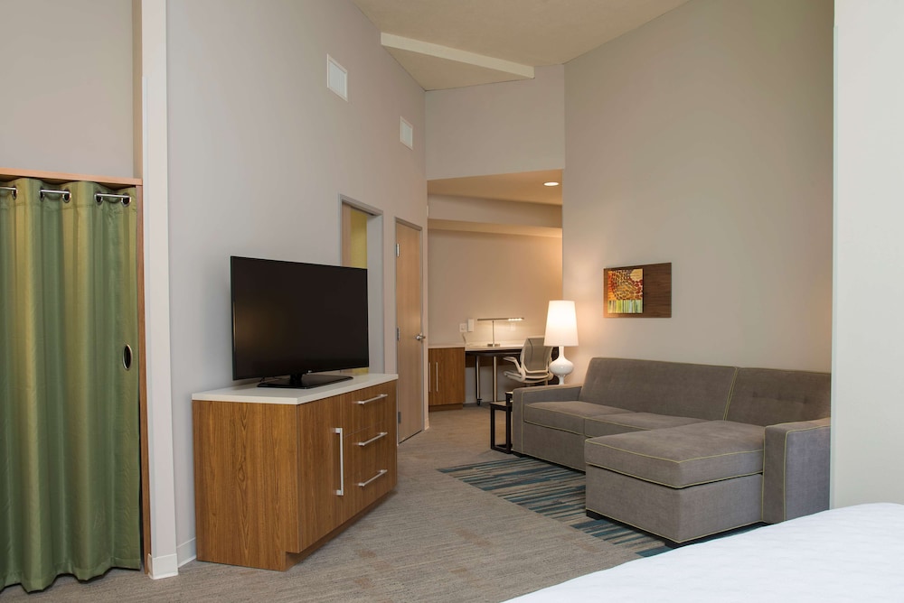 Home2 Suites by Hilton Indianapolis Downtown - photo 13