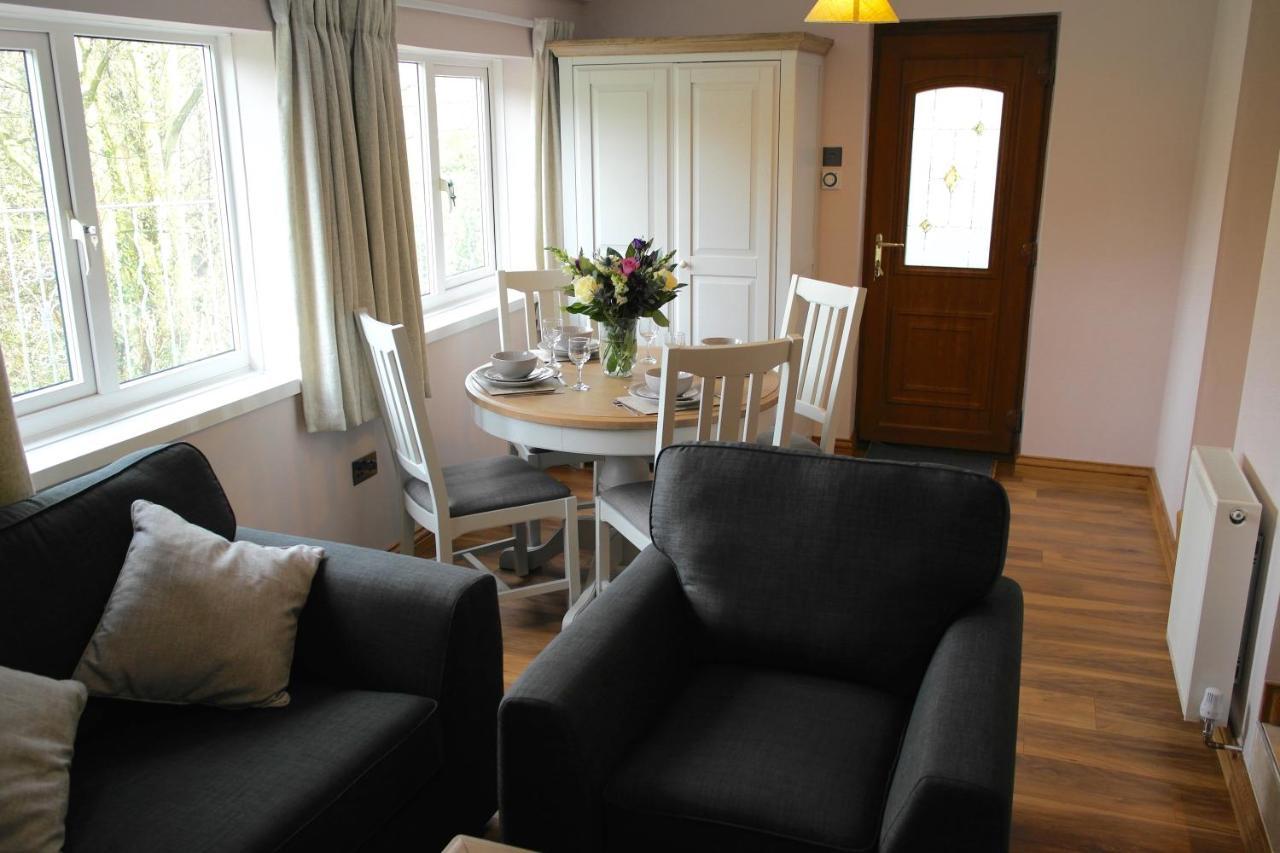 Ashford House 2 Bedroom Apartment 'Outdoor Bathing Tub'