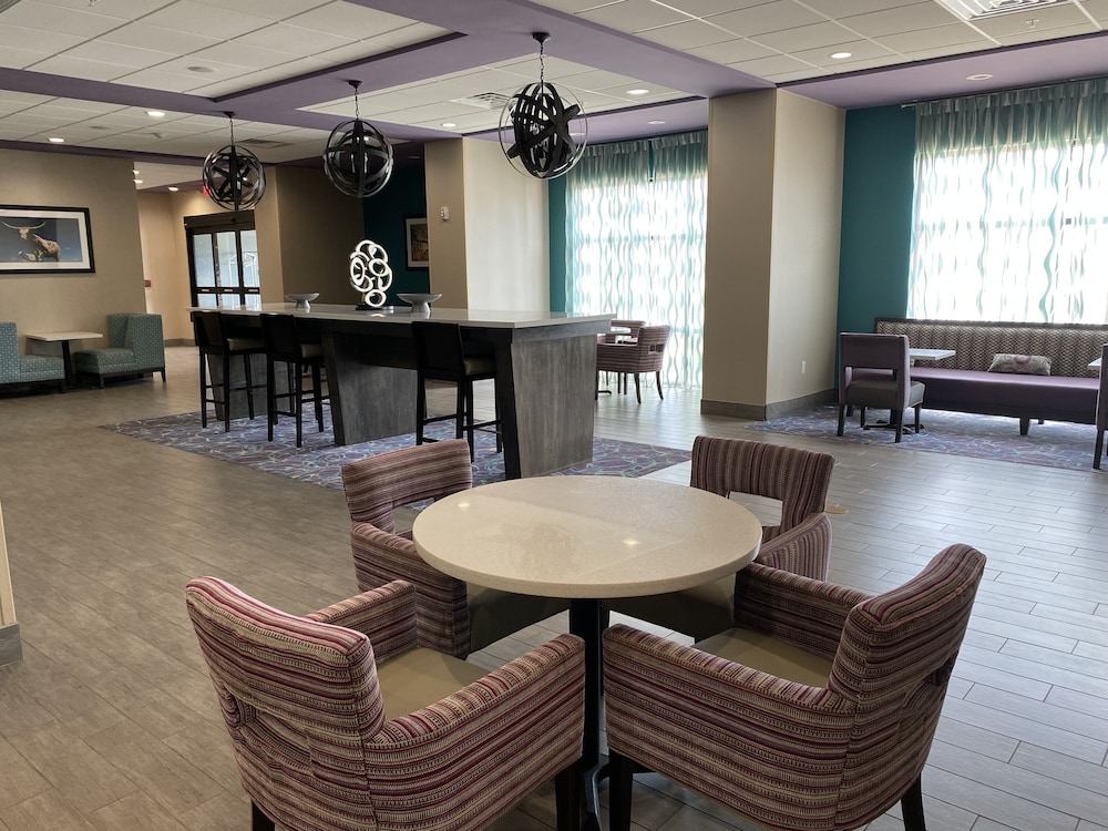 Hampton Inn El Reno - photo 8