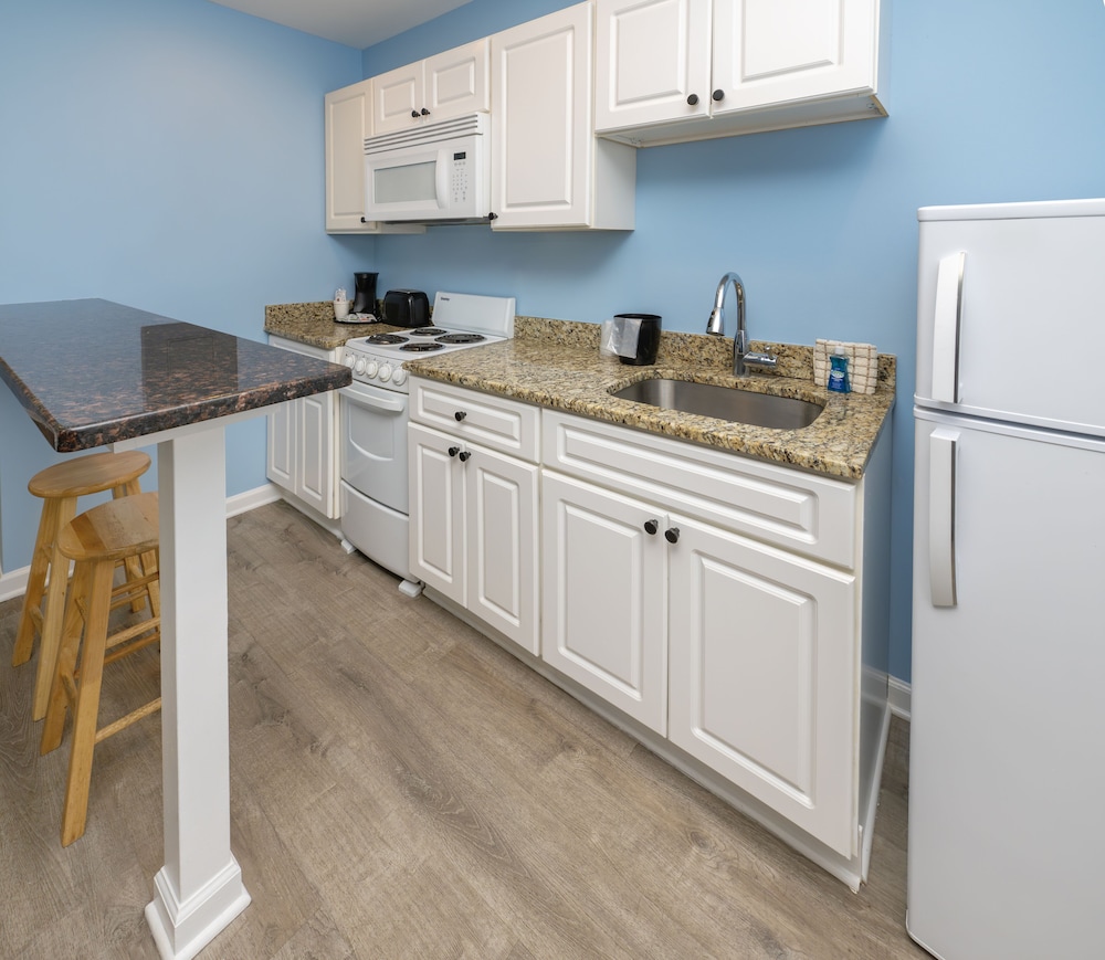 Commander Beach House Hotel - photo 41